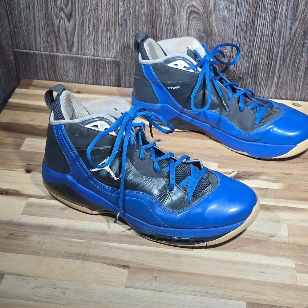 Jordan Melo M8 Anthracite White Varsity Royal 469786-018‎ Size 13 Blue Black